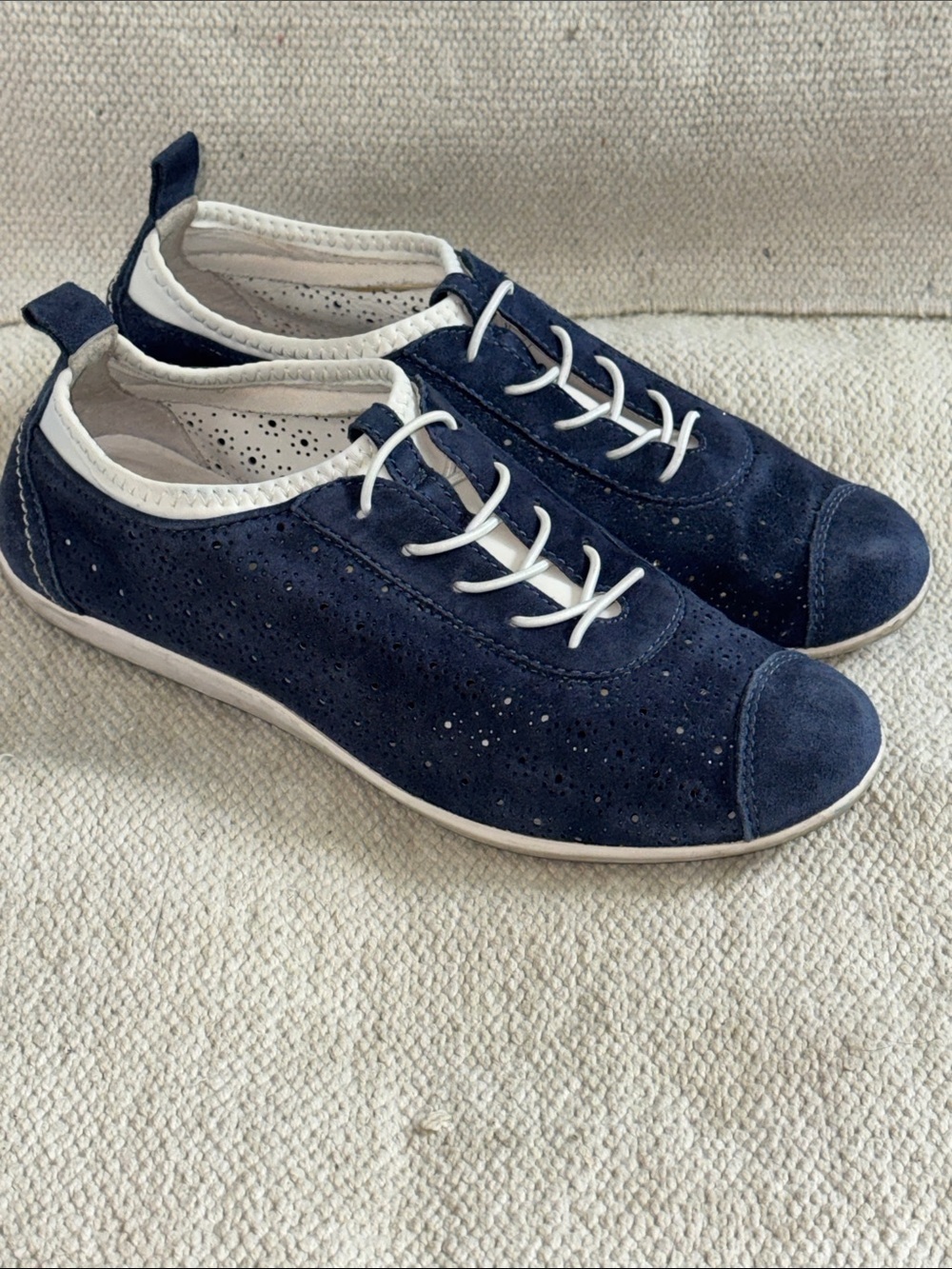 Leather wm’s size 5 Espadrille pull on Sneakers / running shoes